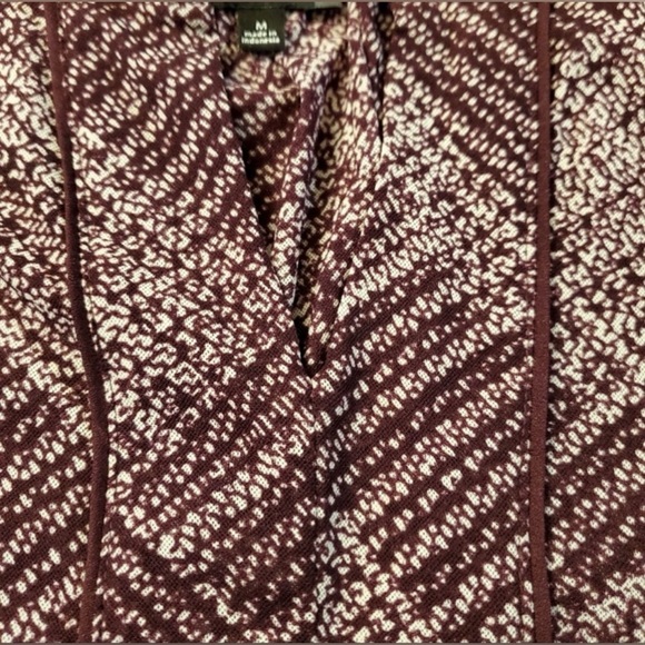 The Limited Quarter sleeve blouse is a size Medium. - Picture 4 of 9